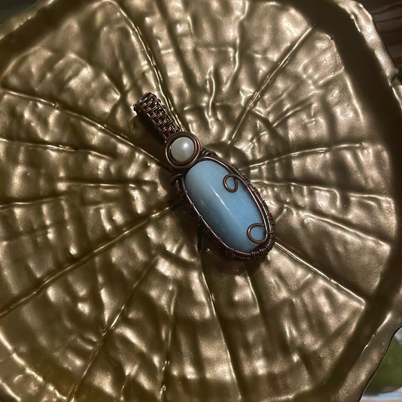 Copper Wrapped Stone and Pearl Pendant - Picture 2 of 2